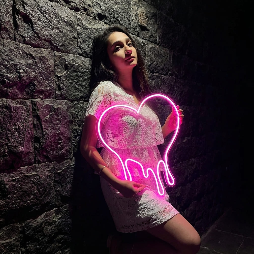 Dripping Heart LED Neon Sign Detail View - 2